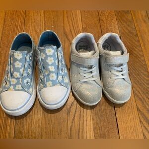 Bundle of 2 toddler sneakers